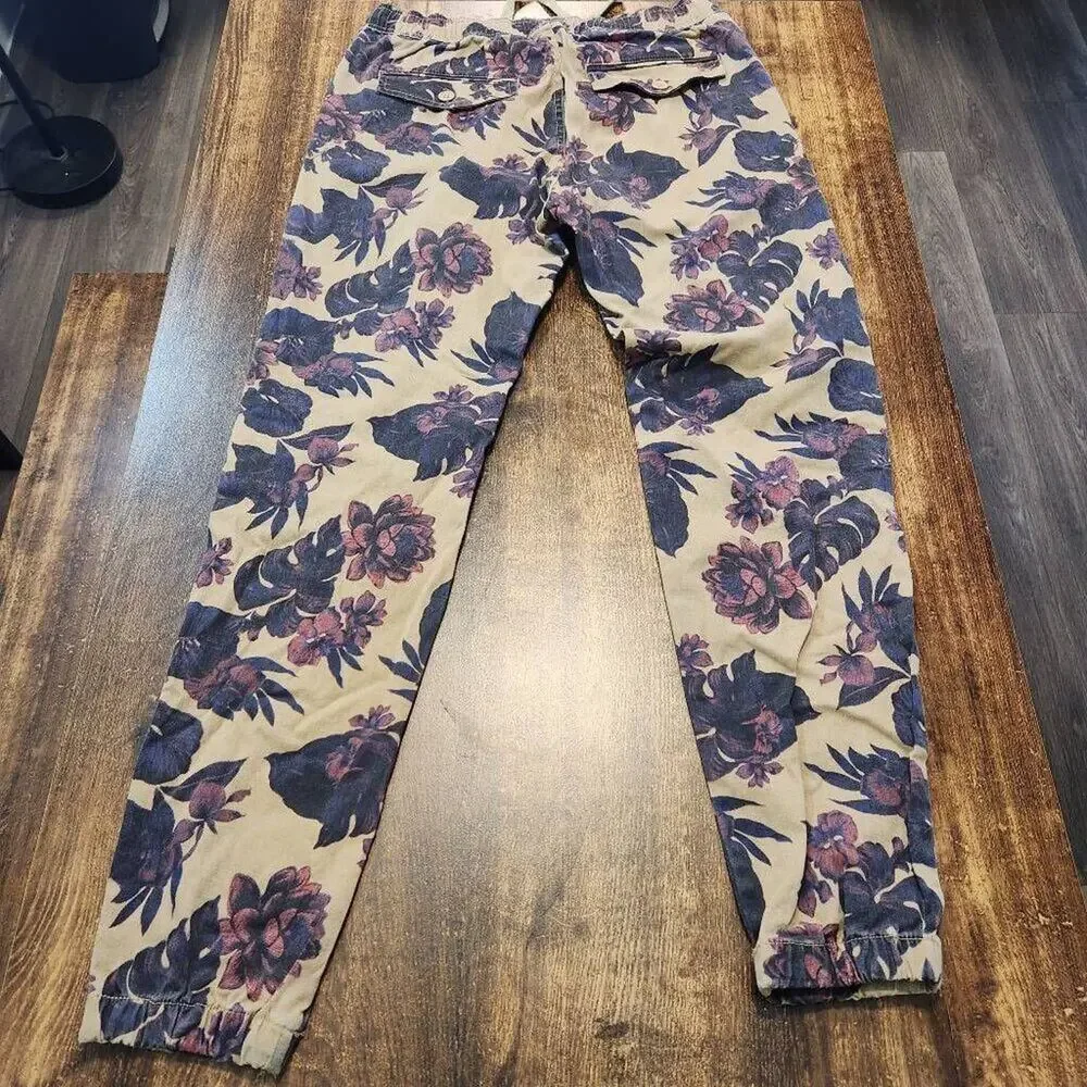 Holton floral joggers size small